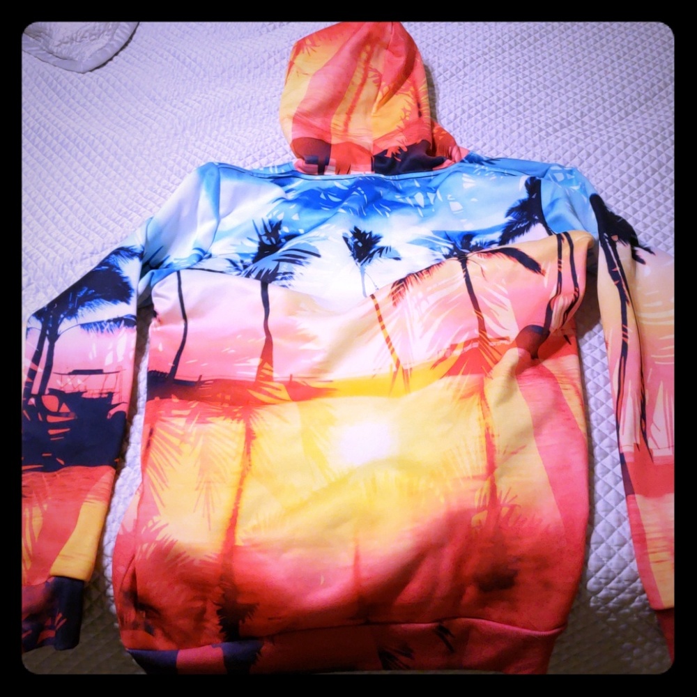 Comfy palm tree hoodie. New without tags